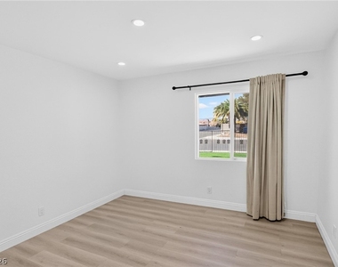 5270 Sepulveda Boulevard - Photo Thumbnail 8