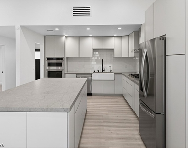 5270 Sepulveda Boulevard - Photo Thumbnail 5