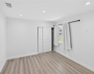 5270 Sepulveda Boulevard - Photo Thumbnail 10