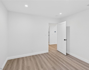 5270 Sepulveda Boulevard - Photo Thumbnail 11