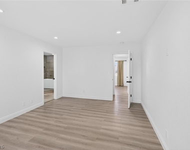 5270 Sepulveda Boulevard - Photo Thumbnail 15