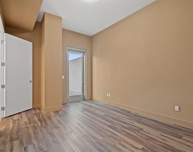 360 E Desert Inn Road - Photo Thumbnail 28