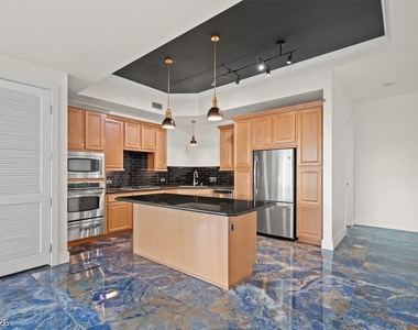 360 E Desert Inn Road - Photo Thumbnail 16