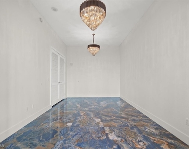 360 E Desert Inn Road - Photo Thumbnail 12