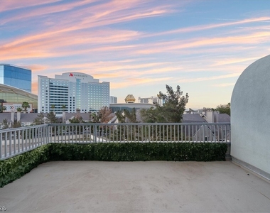 360 E Desert Inn Road - Photo Thumbnail 44