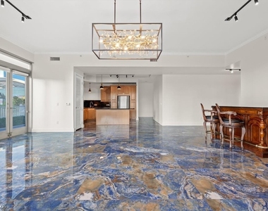 360 E Desert Inn Road - Photo Thumbnail 10