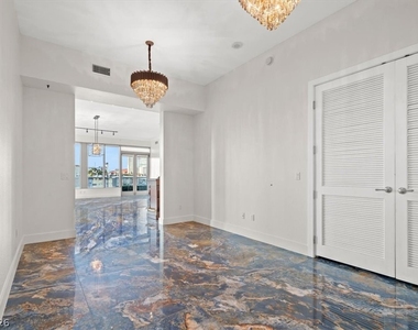 360 E Desert Inn Road - Photo Thumbnail 13