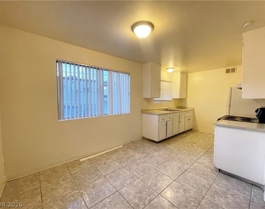 3217 Arlene Way - Photo Thumbnail 6