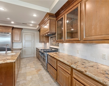 9103 Alta Drive - Photo Thumbnail 13