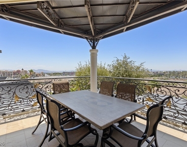 9103 Alta Drive - Photo Thumbnail 7