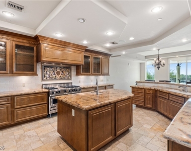 9103 Alta Drive - Photo Thumbnail 11