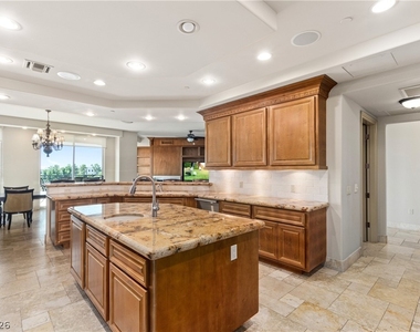 9103 Alta Drive - Photo Thumbnail 10