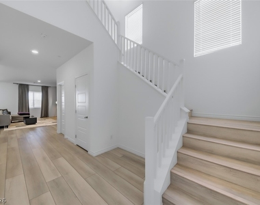 290 Robson Ridge Lane - Photo Thumbnail 3