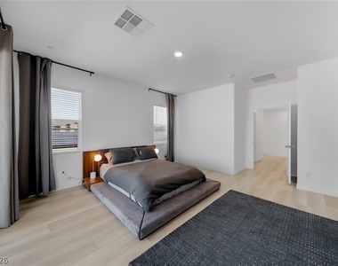 290 Robson Ridge Lane - Photo Thumbnail 14