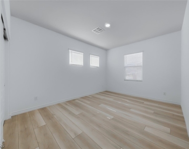 290 Robson Ridge Lane - Photo Thumbnail 23