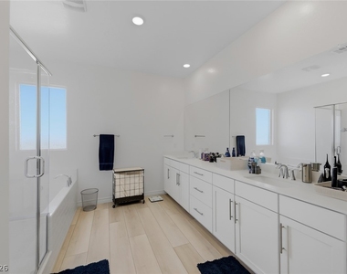 290 Robson Ridge Lane - Photo Thumbnail 17