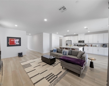 290 Robson Ridge Lane - Photo Thumbnail 5