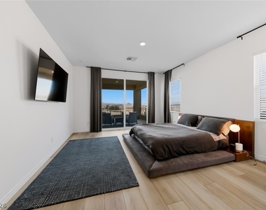290 Robson Ridge Lane - Photo Thumbnail 15