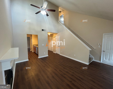 125 Lakeview Trail - Photo Thumbnail 2