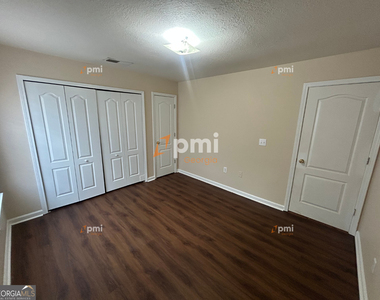 125 Lakeview Trail - Photo Thumbnail 6