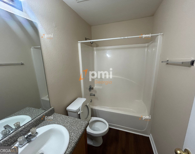 125 Lakeview Trail - Photo Thumbnail 8