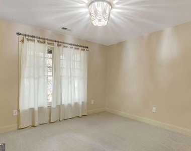 10559 Serenbe Lane - Photo Thumbnail 14