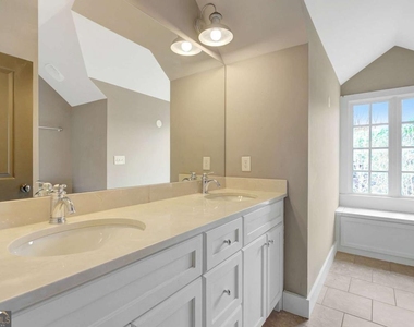 10559 Serenbe Lane - Photo Thumbnail 11