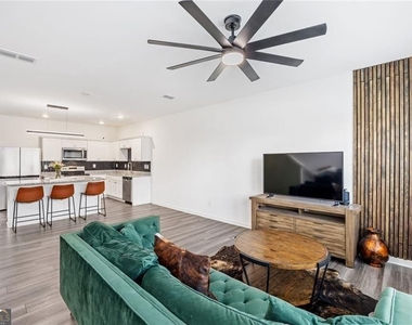 2684 Toucan Way Sw - Photo Thumbnail 4