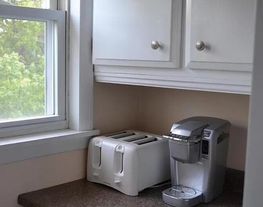 310 Maryland Avenue - Photo Thumbnail 8