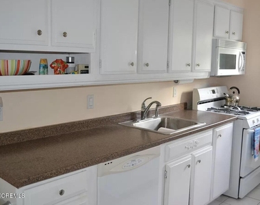 310 Maryland Avenue - Photo Thumbnail 7