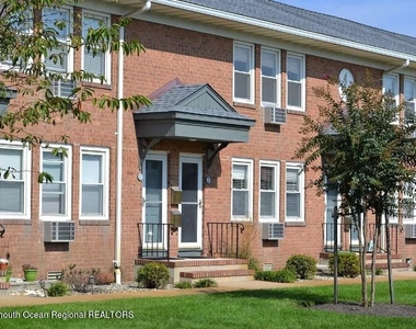 310 Maryland Avenue - Photo Thumbnail 1