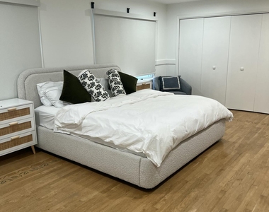 1703 Melville Street - Photo Thumbnail 5