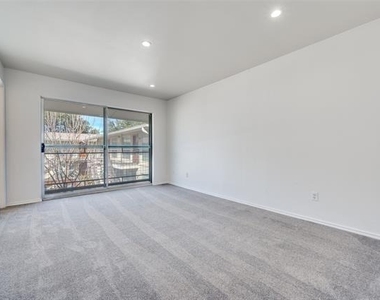 4616 W Lovers Lane - Photo Thumbnail 13