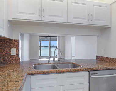 109 Lake Emerald Drive - Photo Thumbnail 3