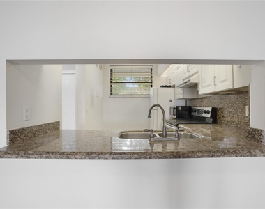 109 Lake Emerald Drive - Photo Thumbnail 7
