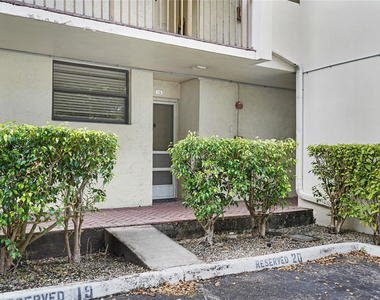 109 Lake Emerald Drive - Photo Thumbnail 30