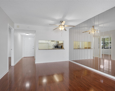 109 Lake Emerald Drive - Photo Thumbnail 13