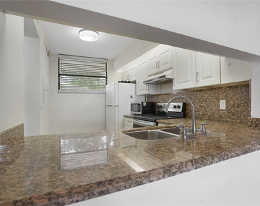 109 Lake Emerald Drive - Photo Thumbnail 6