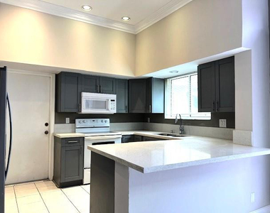 10110 Nw 5th Street - Photo Thumbnail 5