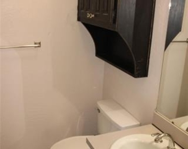 900 N Austin Street - Photo Thumbnail 9