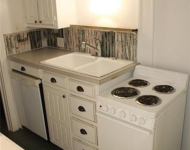 900 N Austin Street - Photo Thumbnail 7