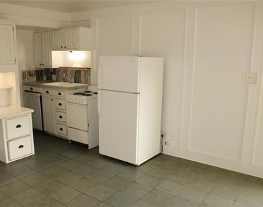 900 N Austin Street - Photo Thumbnail 5