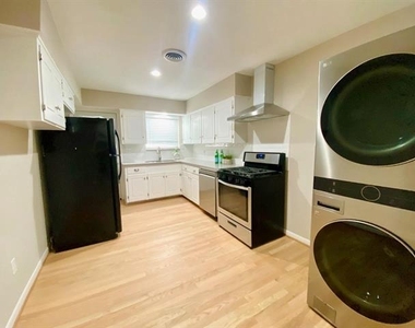 6554 Ascot Lane - Photo Thumbnail 7