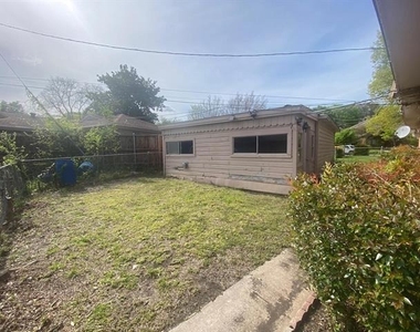 6554 Ascot Lane - Photo Thumbnail 18