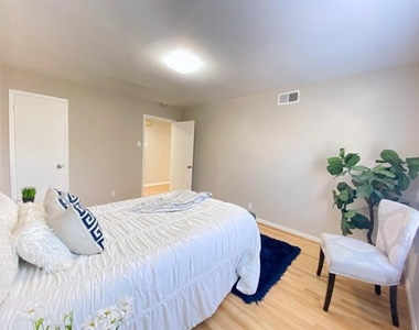 6554 Ascot Lane - Photo Thumbnail 11