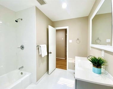 6554 Ascot Lane - Photo Thumbnail 13