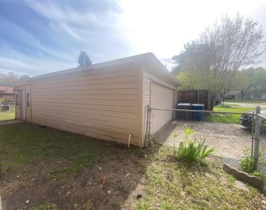 6554 Ascot Lane - Photo Thumbnail 16