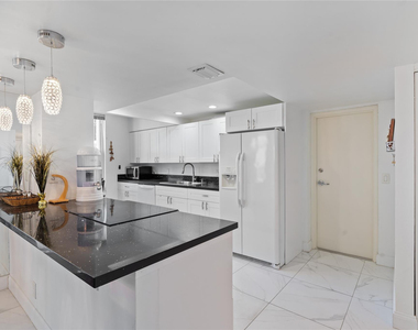 4280 Galt Ocean Drive - Photo Thumbnail 7