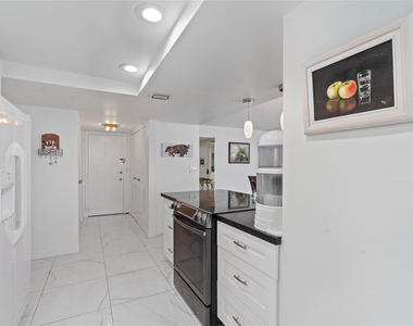 4280 Galt Ocean Drive - Photo Thumbnail 10