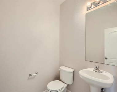 4315 Elderberry Street - Photo Thumbnail 10